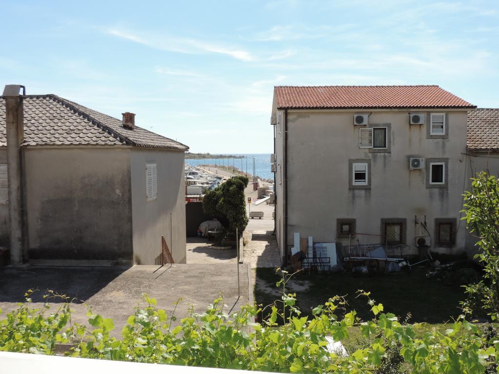 Apartment Vidas Novalja Exteriör bild