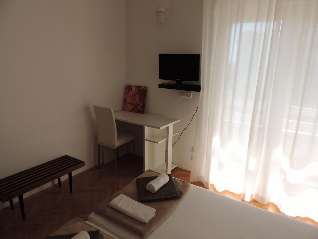 Apartment Vidas Novalja Exteriör bild