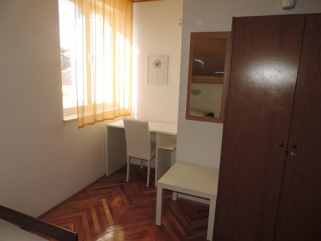 Apartment Vidas Novalja Exteriör bild