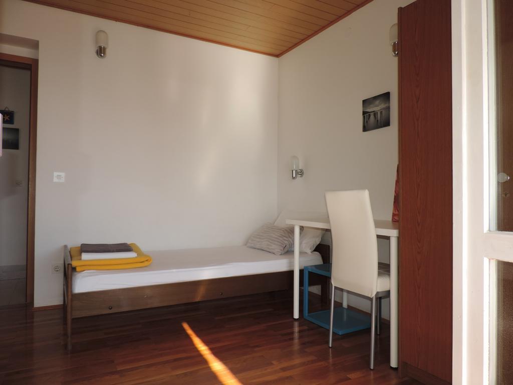 Apartment Vidas Novalja Exteriör bild