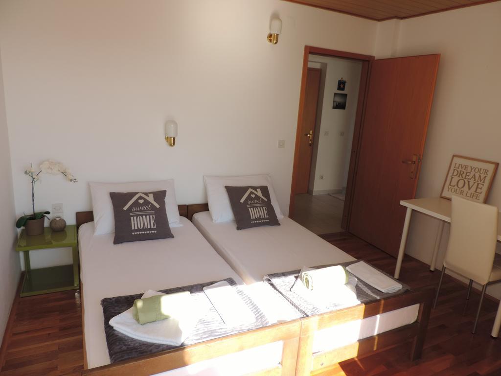 Apartment Vidas Novalja Exteriör bild