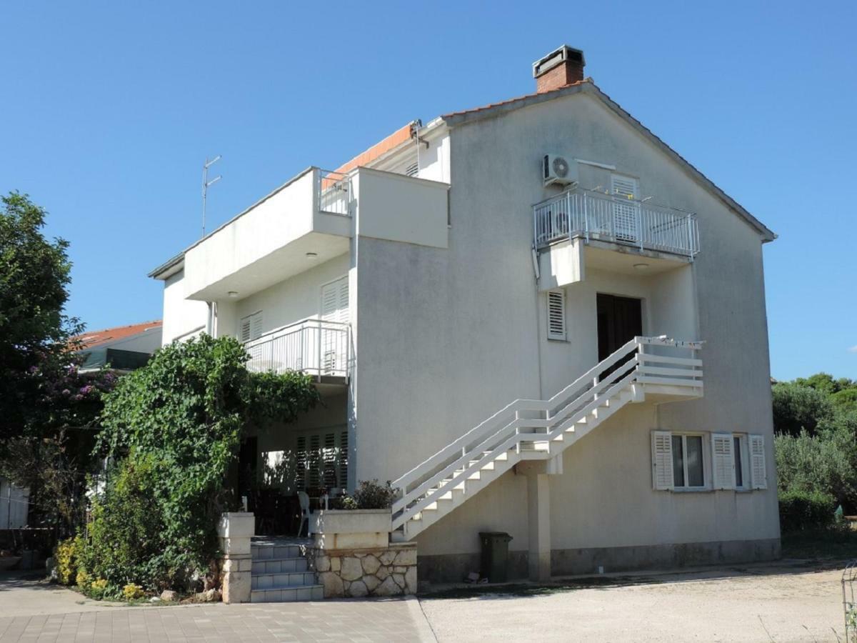 Apartment Vidas Novalja Exteriör bild